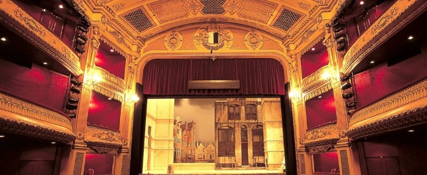 Viyana opera evi içi.jpg