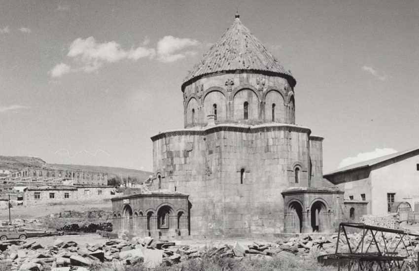 Kümbet Camii'nin eski görüntüsü