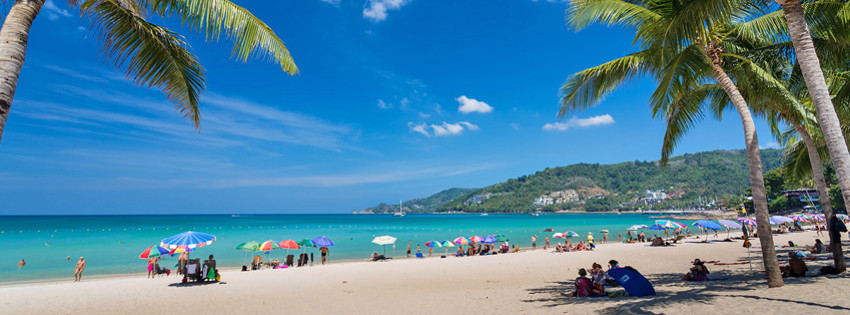 Patong Plajı'nda insanlar... Patong Plajı'nda insanlar...