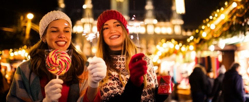 noel-pazarinde-kadınlar.jpg noel-pazarinde-kadınlar.jpg