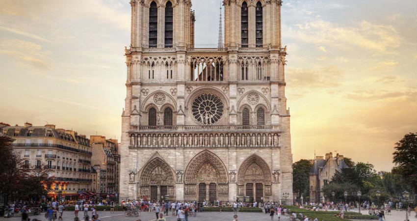 notredamekatedrali.jpg notredamekatedrali.jpg